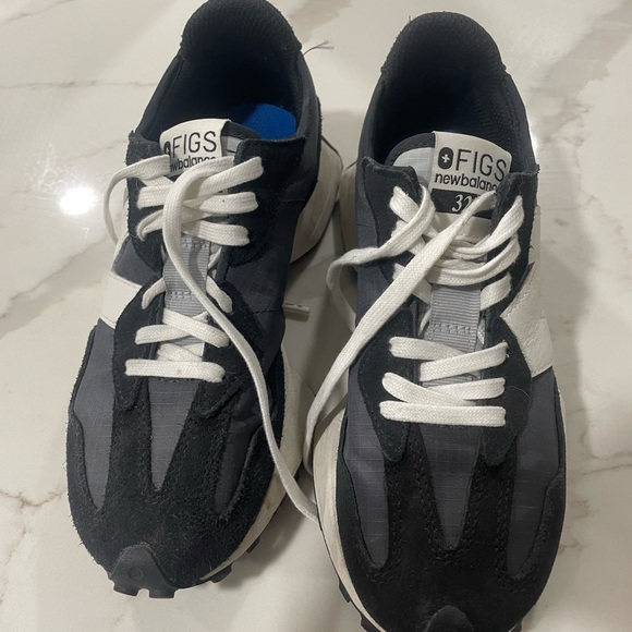 Figs x new balance 327 unisex size 7 - Picture 2 of 3